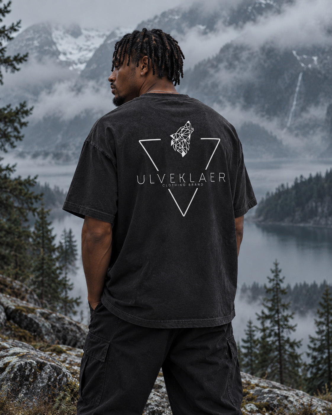 ULVEKLAER Black Essential Oversized Tee — nordic